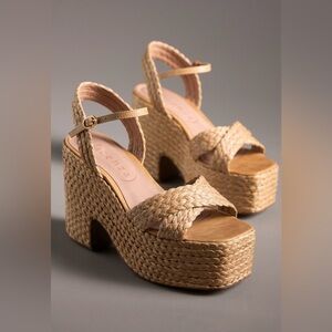 VINCENZA Cross Strap Raffia Platform Sandals